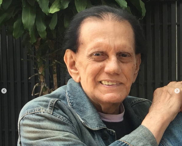 FMCenterNoticia's tweet photo. El cantante y locutor venezolano Trino Mora falleció la noche del lunes a los 81 años. 

La noticia fue confirmada por su hermano, Arturo Mora a través de redes sociales quien indicó que luchó con "su padecimiento hasta el último momento".

#10Dic https://t.co/FWs2ZOvH4U