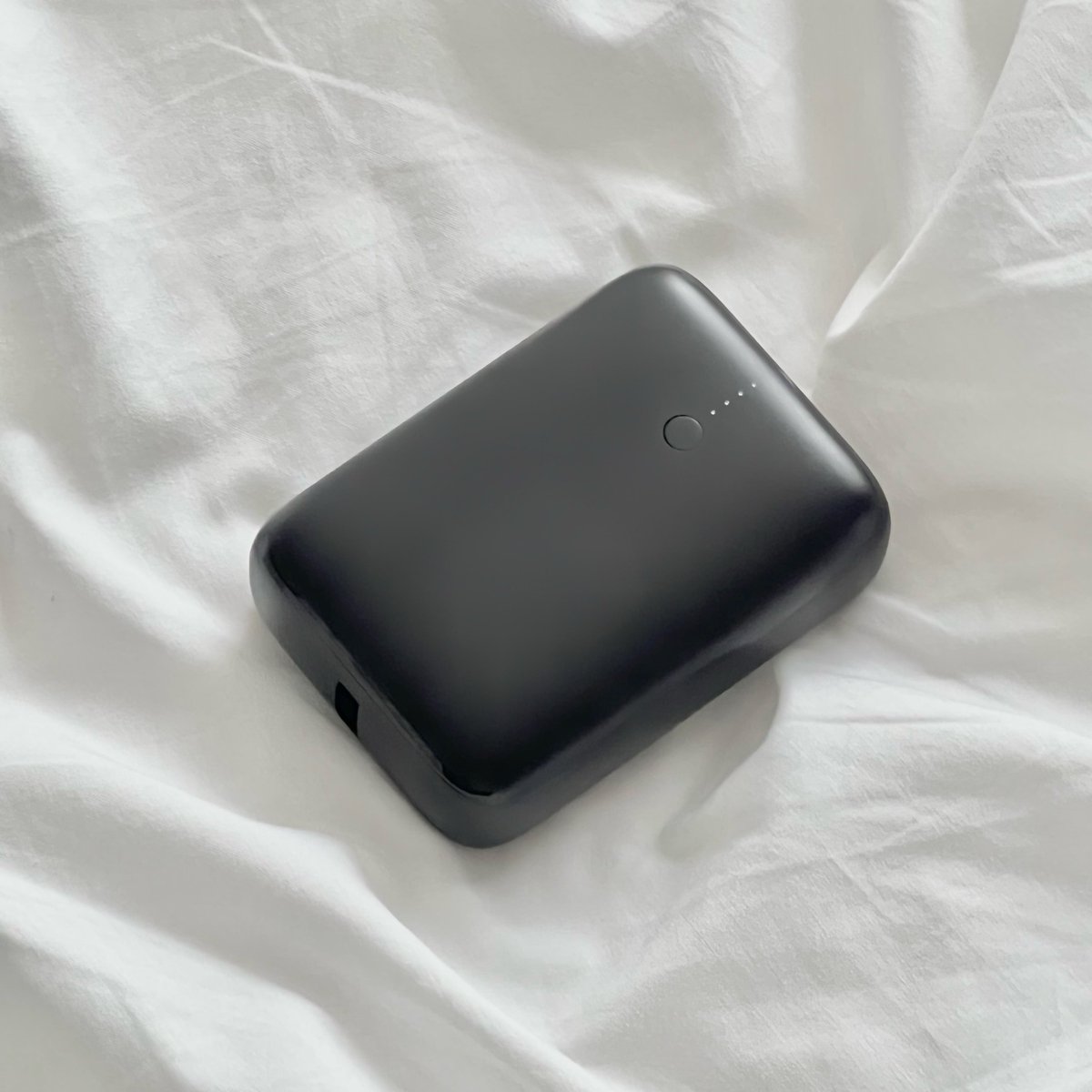 lostyouinmay's tweet photo. -Powerbank ในฝัน ดีทุกอย่าง 100/10
-10,000 mah 
-ขนาดเล็กกว่าบัตร ความจุเยอะมากก
-ชาร์จไวมาก เครื่องไม่ร้อนเลย 
-แบรนด์จากเยอรมัน ปลอดภัยมากก

https://t.co/MWKAmBtZIY
https://t.co/MWKAmBtZIY

อันนี้ดีจริงใช้พกแบบ everyday use ใช้เรียนตัวนี้คือเหมาะ ขนาดไม่ใหญ่ ชาร์จได้ 2-3 รอบ https://t.co/sPIMBBRNIl