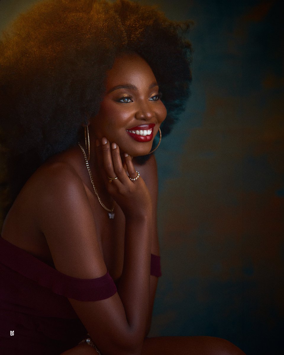 _Michaelbassey's tweet photo. Lately I find myself enjoying and exploring more of soft low light portraits, you can really turn your images around and tell a better story if you learn to embrace the shadows. https://t.co/2778kaVWiM