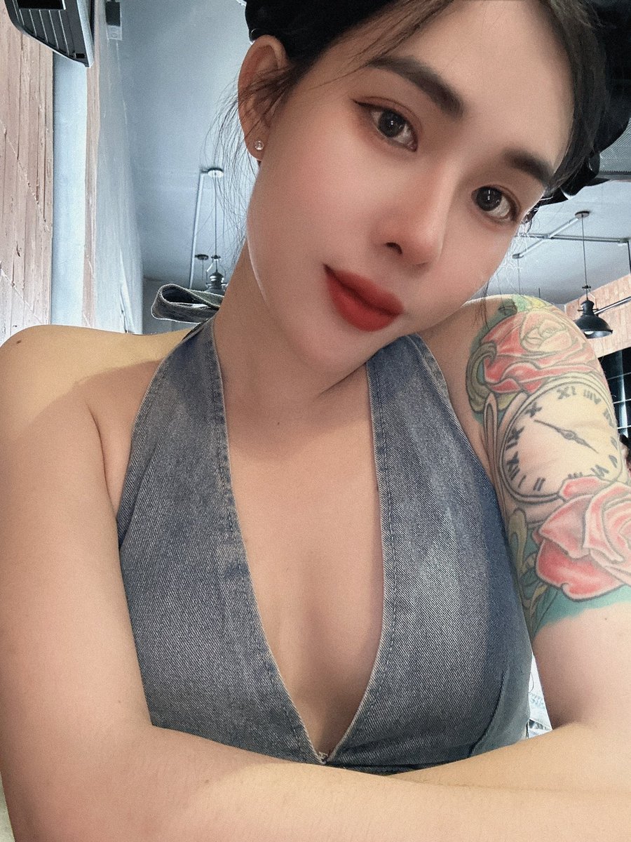 NguyenHanH6737's tweet photo. Hi! Ib nè https://t.co/wumMRbyliF