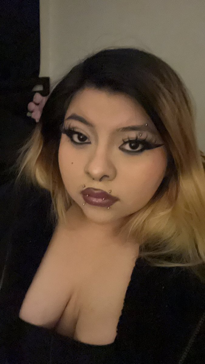 weird_ho3's tweet photo. Not new to nsfwtwt 
#nsfwtwt #NSFWAUDIO #nsfw

❤️ 20 years old 
❤️switch 
❤️dm 
❤️pansexual 
❤️bored horny bitch 24/7 
❤️ ♡ and ↺ to be moots !! https://t.co/QNn8ZamvCH