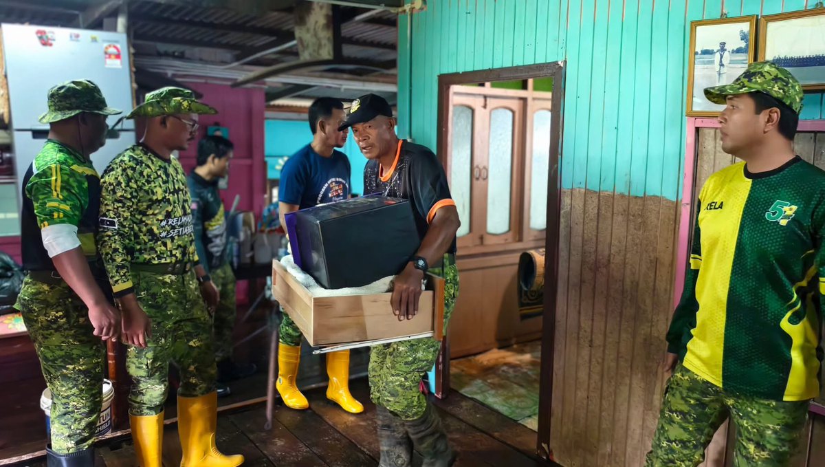 𝗣𝗥𝗢𝗚𝗥𝗔𝗠 𝗣𝗔𝗦𝗖𝗔 𝗕𝗔𝗡𝗝𝗜𝗥 𝗠𝗔𝗗𝗔𝗡𝗜 𝗥𝗘𝗟𝗔 𝗡𝗘𝗚𝗘𝗥𝗜 𝗧𝗘𝗥𝗘𝗡𝗚𝗚𝗔𝗡𝗨

10 Disember 2024 – Pada pagi tadi, telah berlangsung Program Pasca Banjir Madani RELA Negeri Terengganu bersama dengan pihak PDRM Terengganu di Kampung Jeram Manir, Kuala Terengganu.