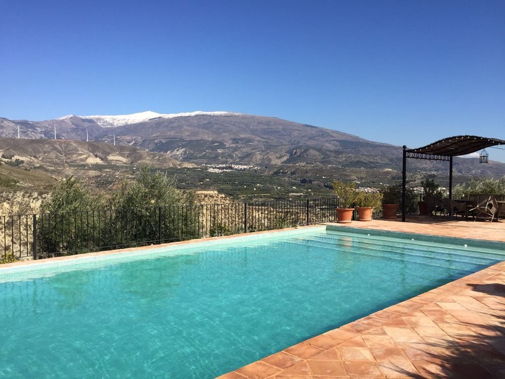 ValledeLecrin's tweet photo. As we approach the end of 2024 and a well-earned Christmas break, our new post gives you a brief overview of this year, what it meant for the property market in the #LecrinValley, our plans, projects and expectations for 2025.
https://t.co/TQ3wn6iOfC https://t.co/Bh64MeRWew