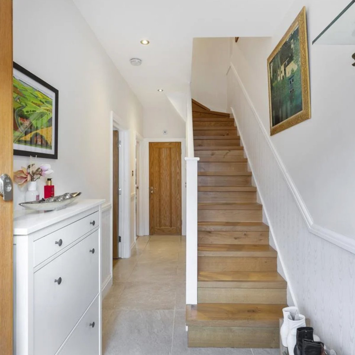 LawsonRutter's tweet photo. Newly available for sale here in Hammersmith, this recently refurbished four bedroom family house in the Crabtree Conservation Area of Hammersmith includes a low maintenance garden and off street parking too. 

Viewings call Pukar on 020 7385 7000 or visit https://t.co/HXSJxhZ5YW https://t.co/XCpG6MDaOw
