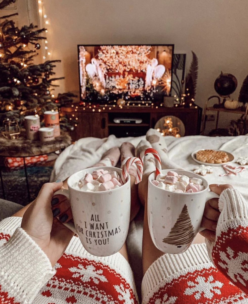 OfficialPLT's tweet photo. Its officially 2 weeks until christmas eve 🥹✨🎄 https://t.co/f624GMsRbv