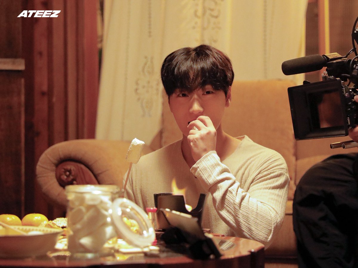 마일 tweet media