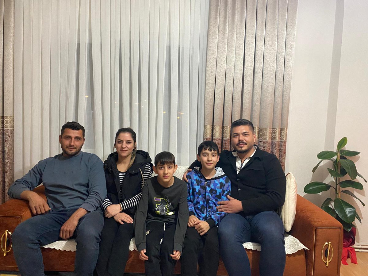 Velilerimizi ve öğrencilerimizi evlerinde ziyaretlere devam ediyoruz.
<a href="/fazilet_durmus/">Fazilet Öğretmen 🇹🇷</a> 
<a href="/yusufziyayakti/">Yusuf Ziya Yaktı</a> 
<a href="/h_kadim33/">Hüseyin KADİM</a>