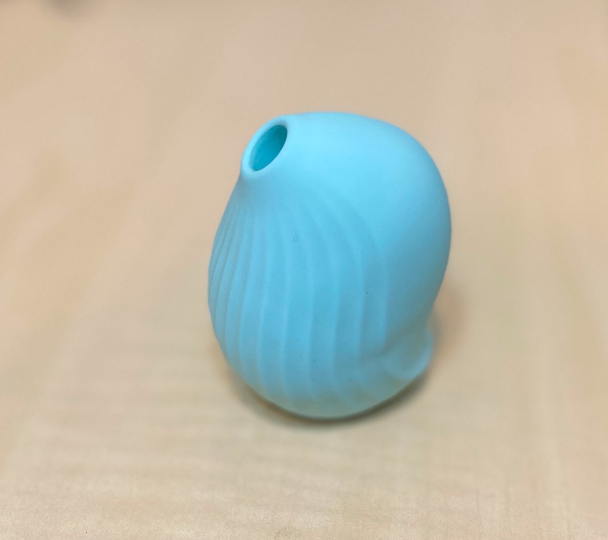 Lucent_Lin's tweet photo. 認真問，照片這東西我老婆很愛用，但用了一段時間之後就會發出怪聲…這幾年我應該買了三四個有了…不知道有沒有效果跟這個一樣的東西可以推薦呢？ https://t.co/DlVEnY75I2