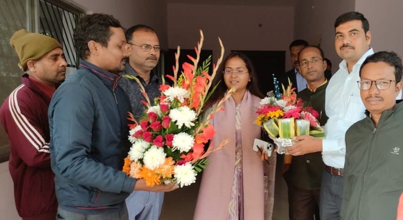 झारखण्ड राज्य जनसेवक संघ की ओर से माननीय मंत्री कृषि, पशुपालन एवं सहकारिता विभाग सुश्री शिल्पी नेहा तिर्की <a href="/ShilpiNehaTirki/">Shilpi Neha Tirkey</a>  को हार्दिक शुभकामनाएं 💐💐💐💐💐
उम्मीद है कि आपके नेतृत्व में राज्य के कृषकों और विभागीय कर्मियों के हित में तेजी से कार्य होगा।🙏🙏