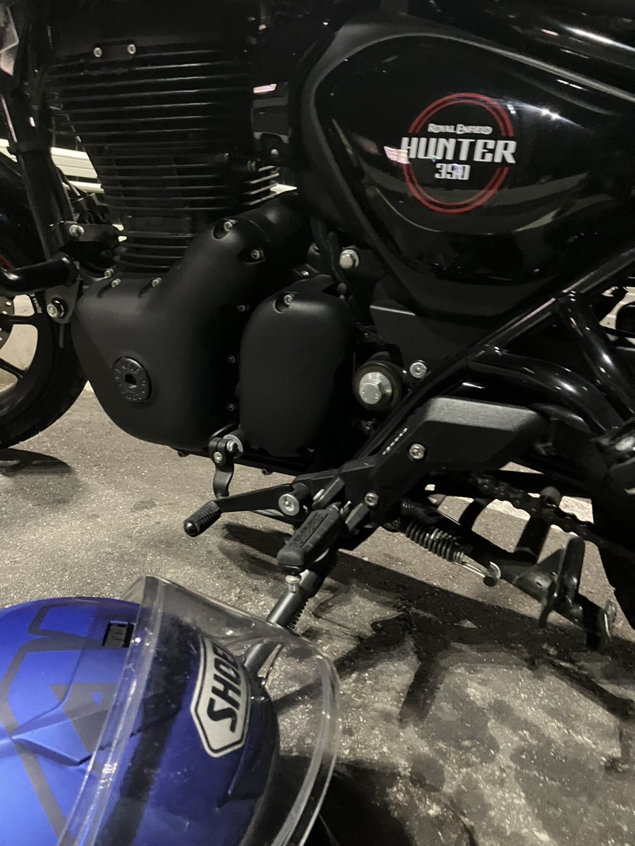 hundredtouring's tweet photo. 毎日おバイク🏍
愛車が重めのメンテでお預け中です。
代車生活。
しばしの相棒はロイヤルのhunter君。
シャレオツでいい感じです😆
#ロイヤルエンフィールド #hunter350 #バイク通勤 #バイク乗りと繋がりたい #バイク好きな人と繋がりたい #代車生活 https://t.co/1gEHWgLbOL
