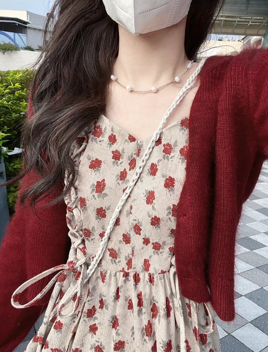 iyasudadeh_'s tweet photo. outfit yg ini udah satu set dapet outernya juga, bahkan kalian bisa beli dressnya aja, sizenya masih lengkap semua

floral strap dress
https://t.co/b5jF96x4cc https://t.co/Hh51qpq7Km