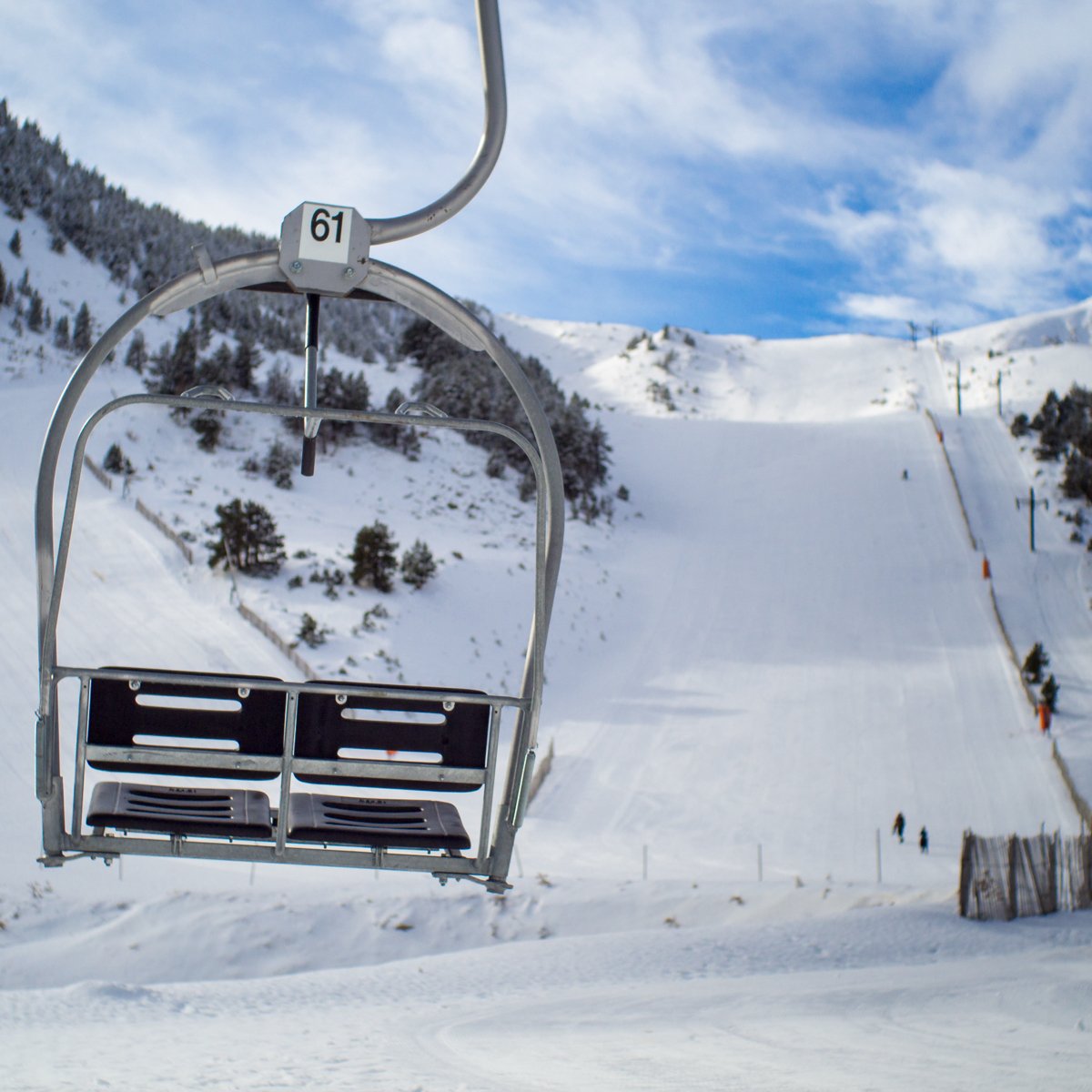 RipollesTurisme's tweet photo. Ja és benvinguda a la temporada de neu al Ripollès!⛷️La Vall de Núria i Vallter obren les seves portes per oferir-vos les millors experiències, com cada hivern.   Planeja ja la teva visita, ens veiem a les pistes!   #valldenuria #vallter #ripolles #ripollesturisme https://t.co/BOCj9YXnFZ