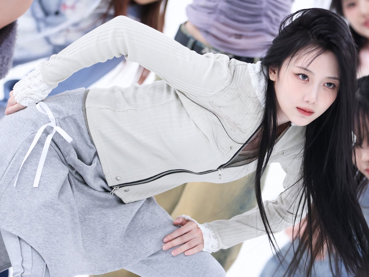 mbcplusm's tweet image. [주간아 선공개]
▪︎BADVILLAIN &amp;amp; Kany▪︎

ZOOM gotta ZOOM‼️

📸naver.me/x5G3Yd6E

_____
#주간아 #주간아이돌 #Weekly_idol
#BADVILLAIN #배드빌런
#숨 #ZOOM
#엠마 #클로이영 #휴이 #이나 #윤서 #빈 #켈리
#카니
@BADVILLAIN_BPM