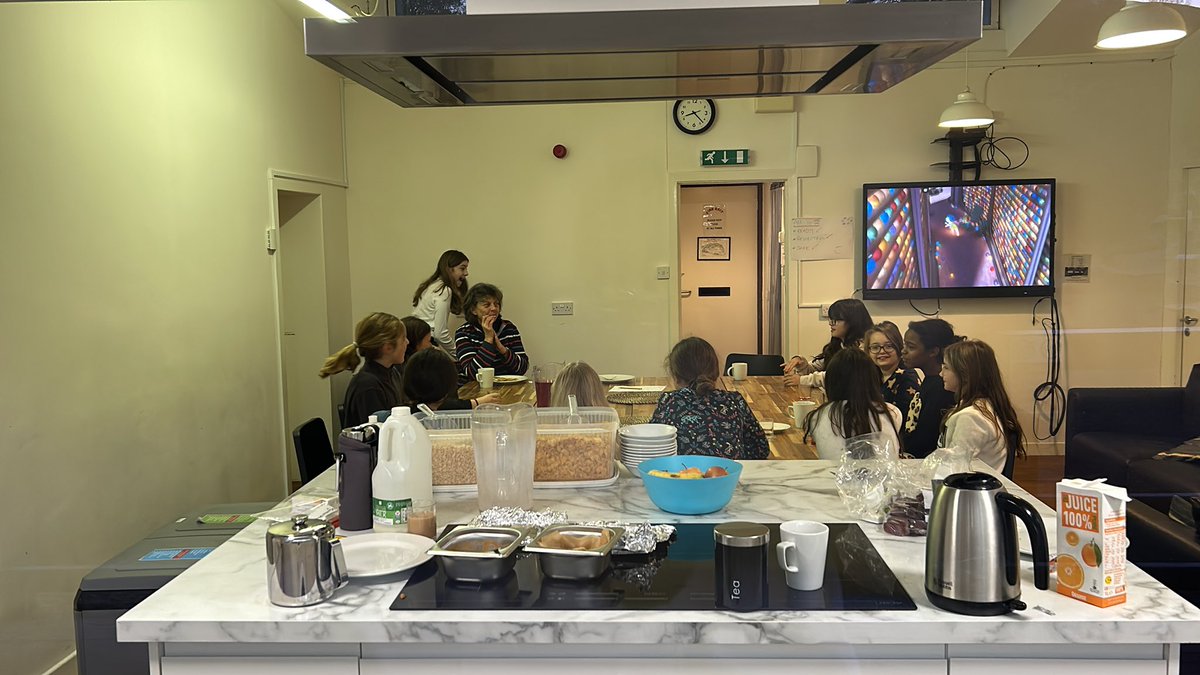 Good morning from a frosty Lagganlia. Missed the boys breakfast… they were too quick 😂