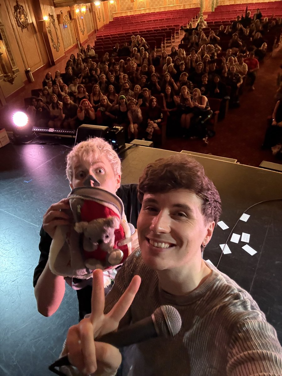 📺pre-show pics💙 tweet media