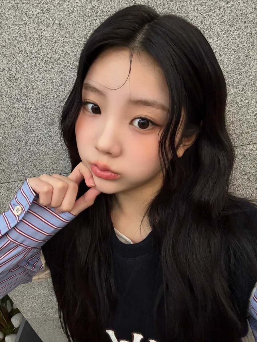 picsillit's tweet photo. [📸] 241210 #WONHEE Weverse DM 

#ILLIT #아일릿  @ILLIT_official @ILLIT_twt https://t.co/znVYGMxZ7V