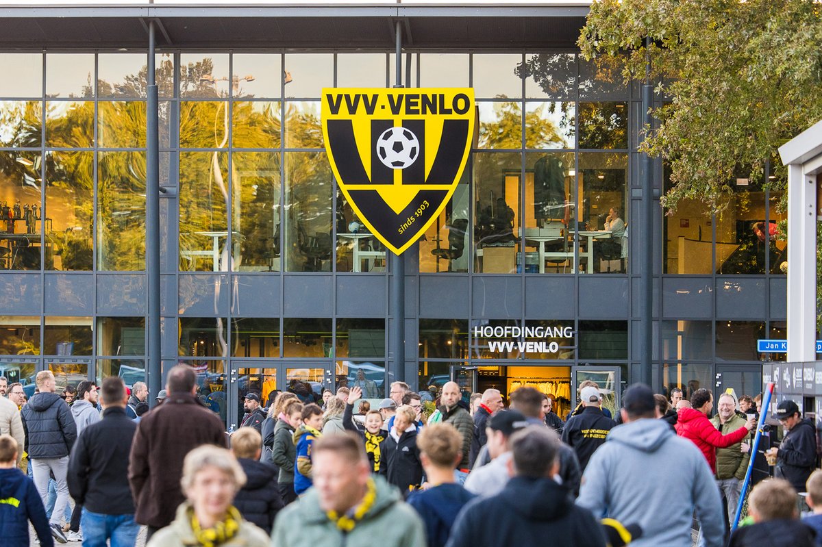 𝗨𝗣𝗗𝗔𝗧𝗘 𝗩𝗩𝗩-𝗩𝗘𝗡𝗟𝗢

VVV-Venlo opent de gesprekken met potentiële investeerders. De Koelclub wil met de steun van één of meerdere investeerders de volgende stap zetten in de wederopbouw en weer aanhaken bij de top van de Keuken Kampioen Divisie.

Lees hier het