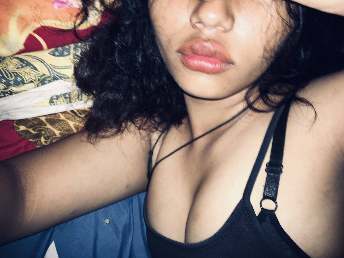 thisispoww's tweet photo. x aku boring https://t.co/Irxg7f5QTZ