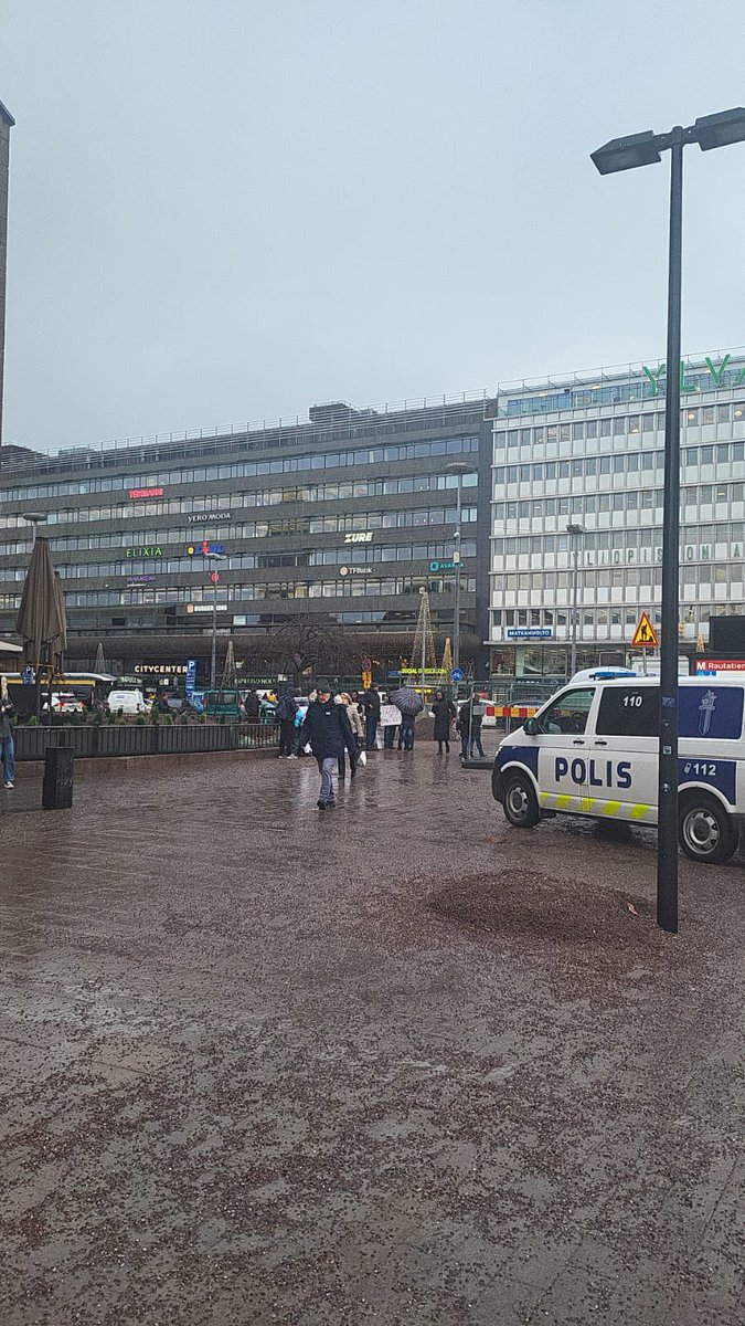 RSS_Friend's tweet photo. #HumanRightsDay
Save Bangladeshi Hindus 

Hindus come out in Helsinki,Finland in harsh weather to support Hindu monk #ChinmoyKrishnaDas and #ISKCON who are suffering human rights violations and suppression of religious freedom from Islamist radical forces in Bangladesh Government https://t.co/u6io0uAg6j