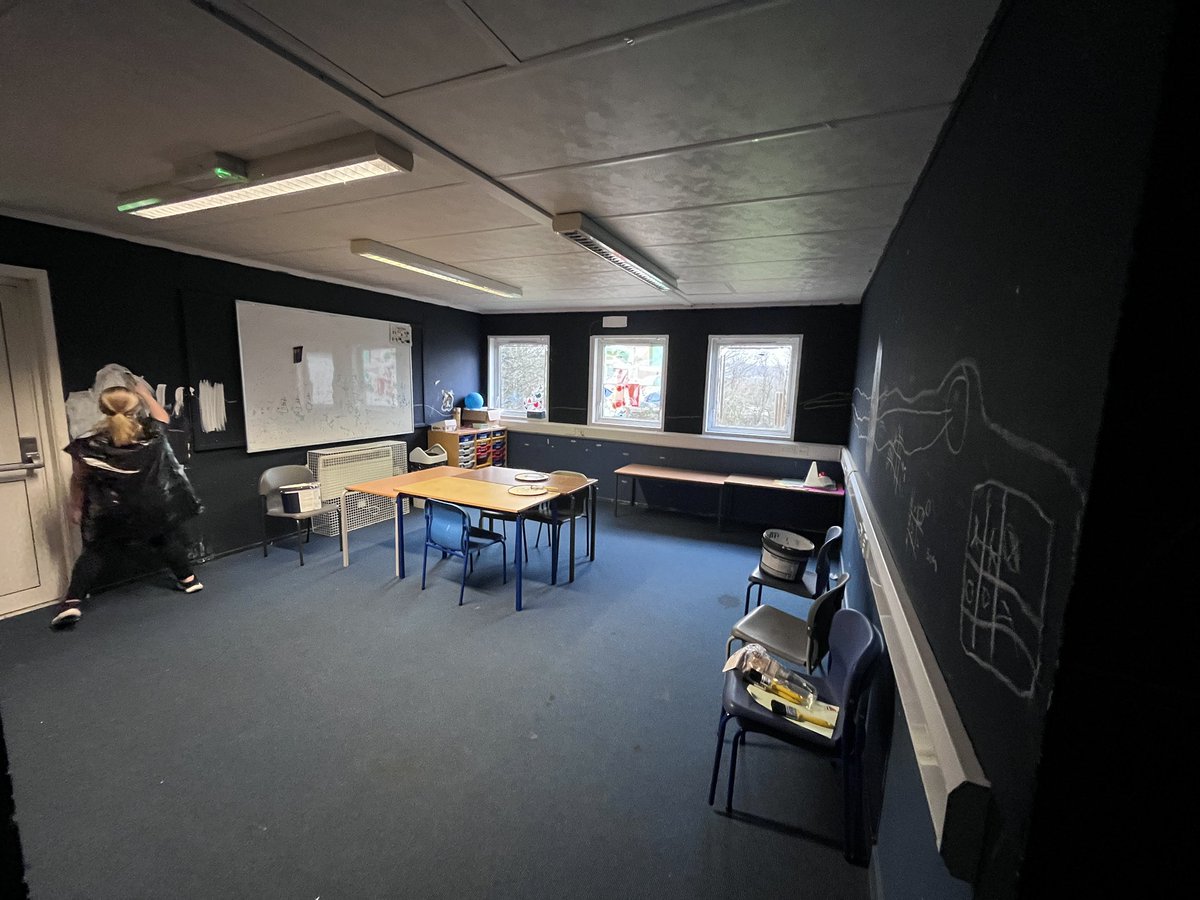 Mr Knight tweet media