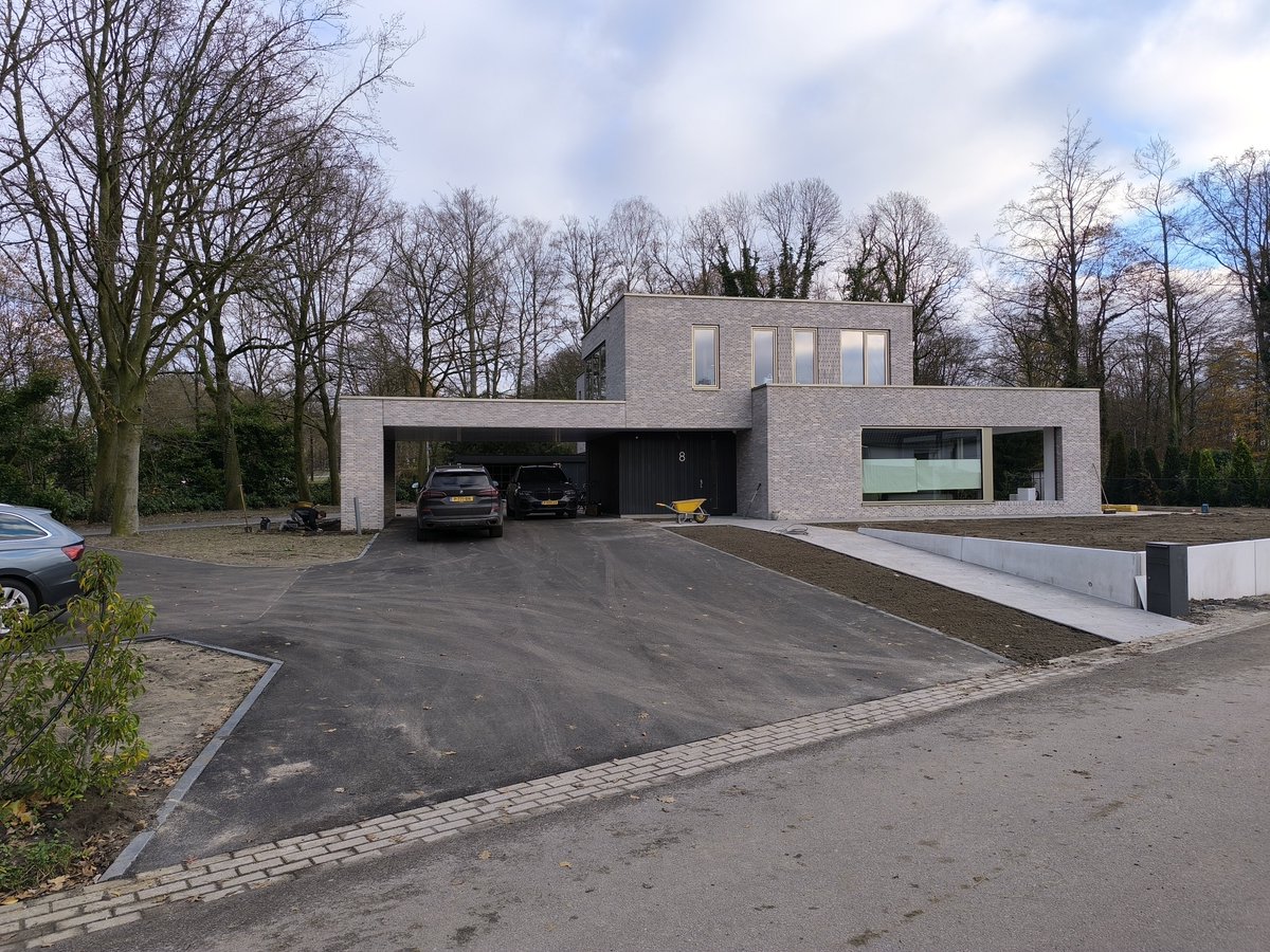 WarmesBV's tweet photo. Deze prachtige woning in Oldenzaal is opgeleverd. 
🔨Als je op deze link klikt, lees je alles over de 𝐛𝐨𝐮𝐰𝐤𝐮𝐧𝐝𝐢𝐠𝐞 𝐳𝐚𝐤𝐞𝐧 die heel goed doordacht zijn (doorstrijkmortels, geanodiseerde kozijnen en next level beplating): https://t.co/tvcCIJs6uw
🔸🔹 https://t.co/rx2RBUUhbL