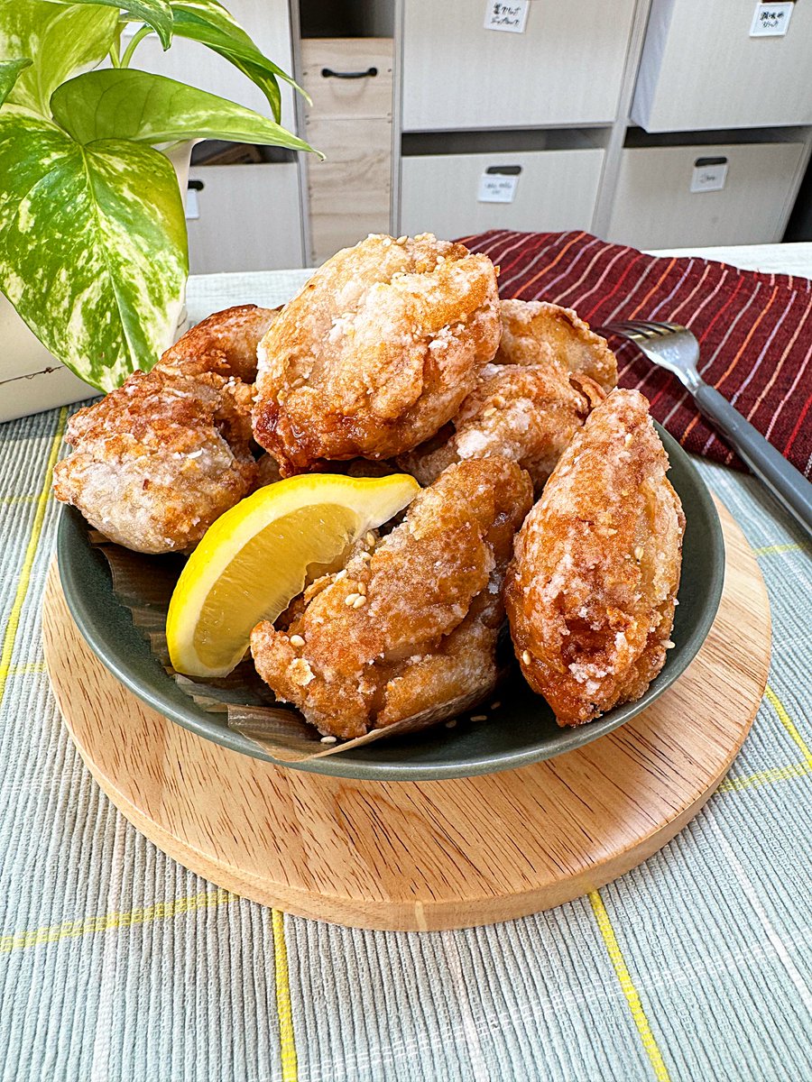 hamagohan_r's tweet photo. 風味が最高すぎる大人気のおかずレシピが完成しました！
肉汁たっぷりでサクッとジューシーなたまらない味わいを是非！ https://t.co/8LLdGvrV6f