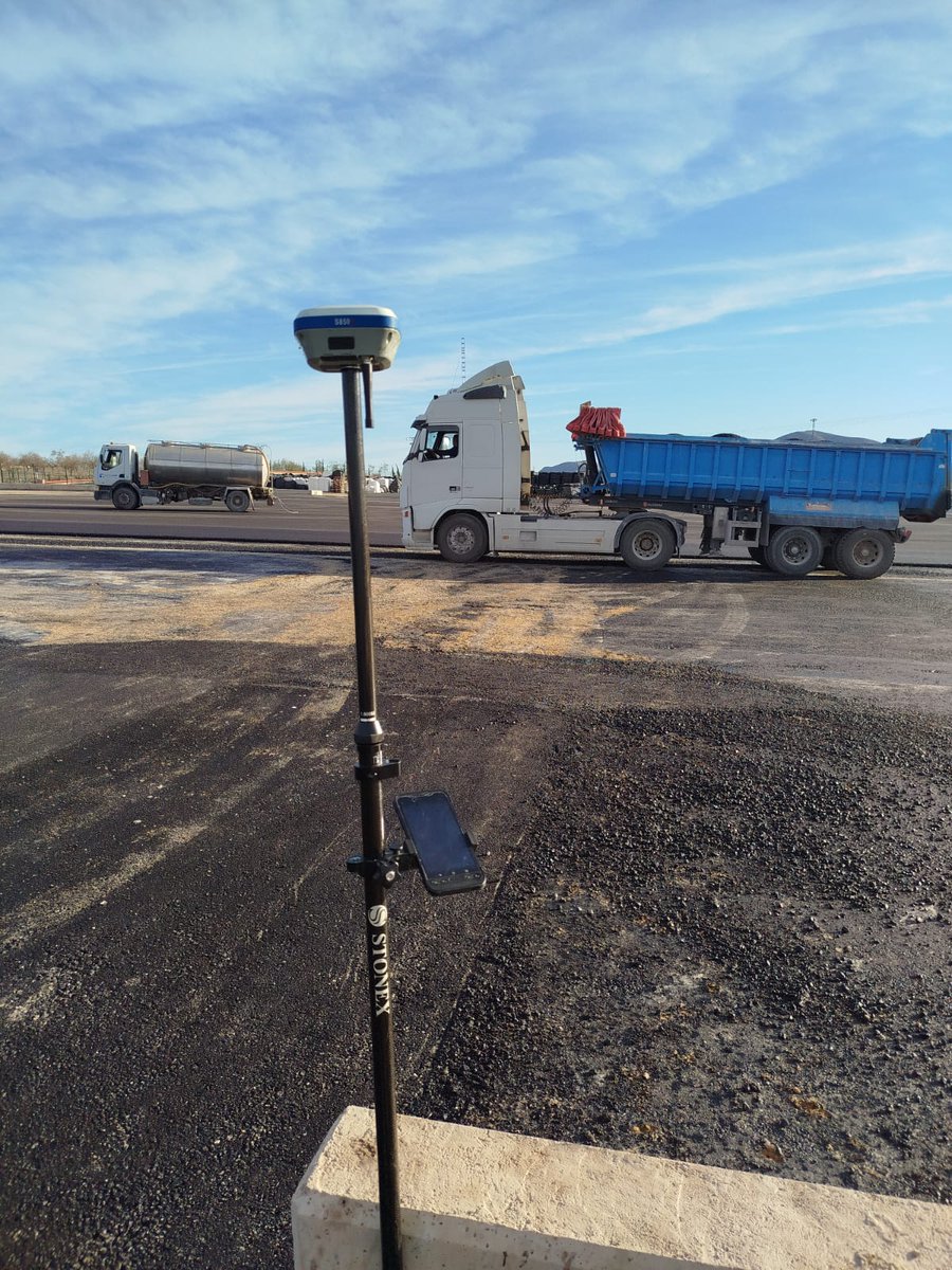 arada_Ing's tweet photo. Os mostramos los avances en la ampliación de una industria plástica: nueva zona de almacenamiento exterior con más de 20.000 m2 aglomerados

🟢Trabajos de asistencia topográfica para control

#industriaplastica #ampliacionindustria #aglomerado #extendedora https://t.co/XFjcxyxrzO