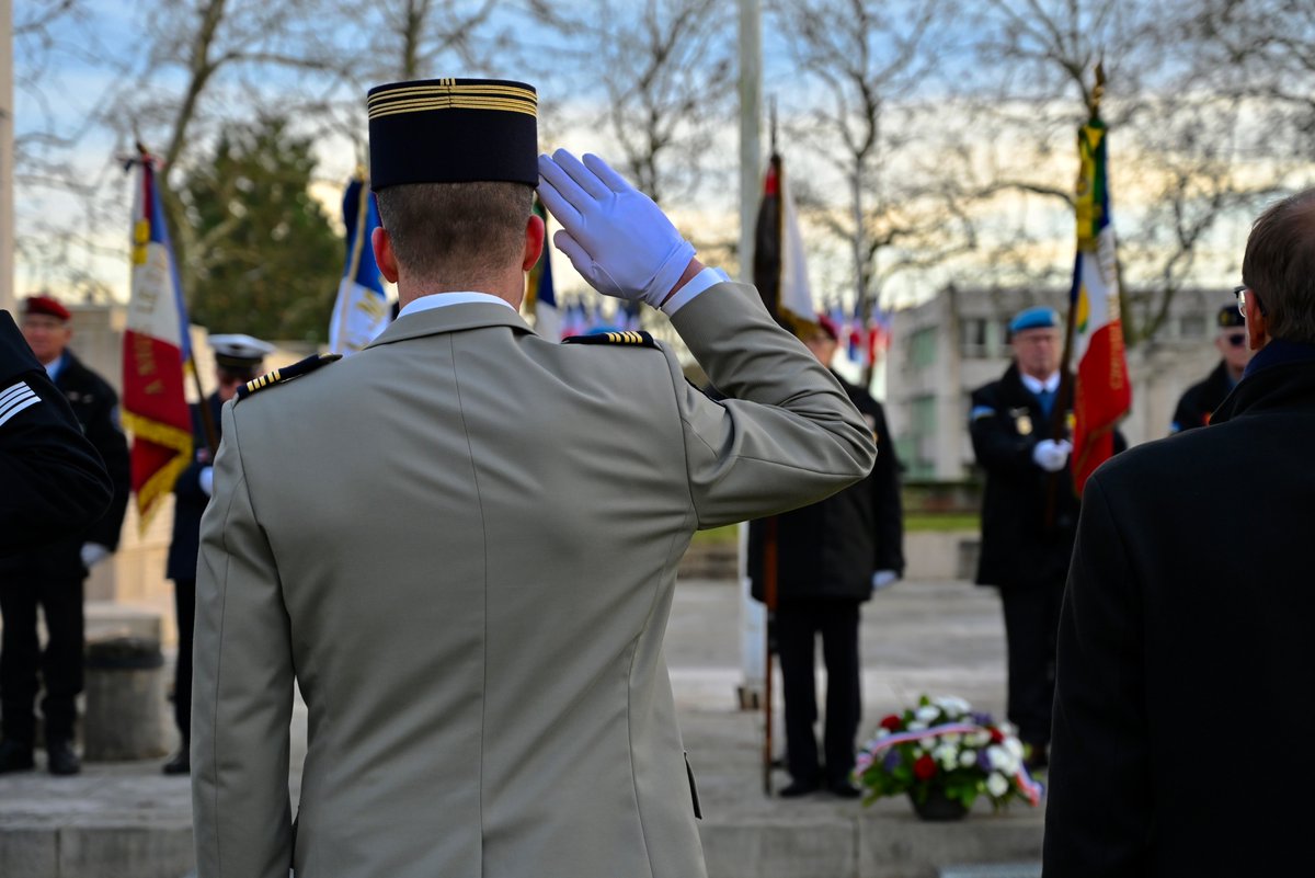 Le 5 décembre, hommage aux morts pour la France.
En présence de Mme le maire, du président du Groupement des Sociétés Militaires et Patriotiques du Lunévillois , du colonel Piot, d’un piquet d’honneur de la 4e cie et de cadres sans troupes. 
<a href="/armeedeterre/">Armée de Terre</a> <a href="/armeeszne/">Armées Zone Nord-Est</a> <a href="/CATNC_FR/">CATNC</a>