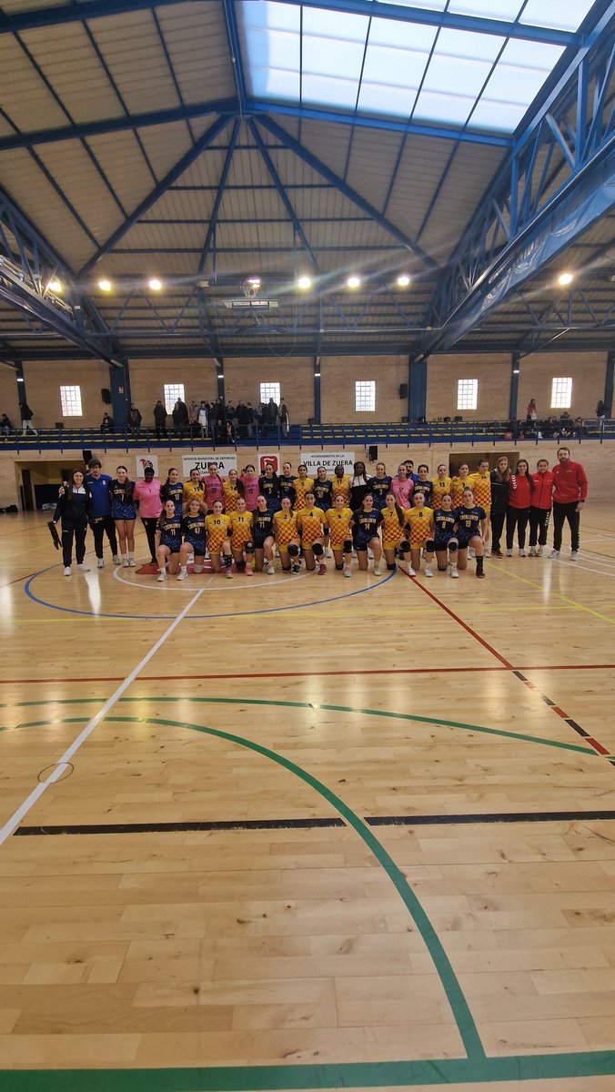 🔝Aquest diumenge vam dissutar uns partits amistosos davant la @farbm per preparar el <a href="/cesabm2025CAT/">CESA Catalunya 2025</a>!

#HandbolCatalà