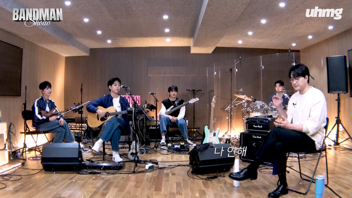 uhmg_studio's tweet photo. 세대 초월 밴드 입덕 권장 콘텐츠 밴드맨🎸
Ep.18 환장 케미 LUCY &amp; 장원

<요약 미리보기: 밴드맨 챌린지 망함> https://t.co/yyQfj5SlJd