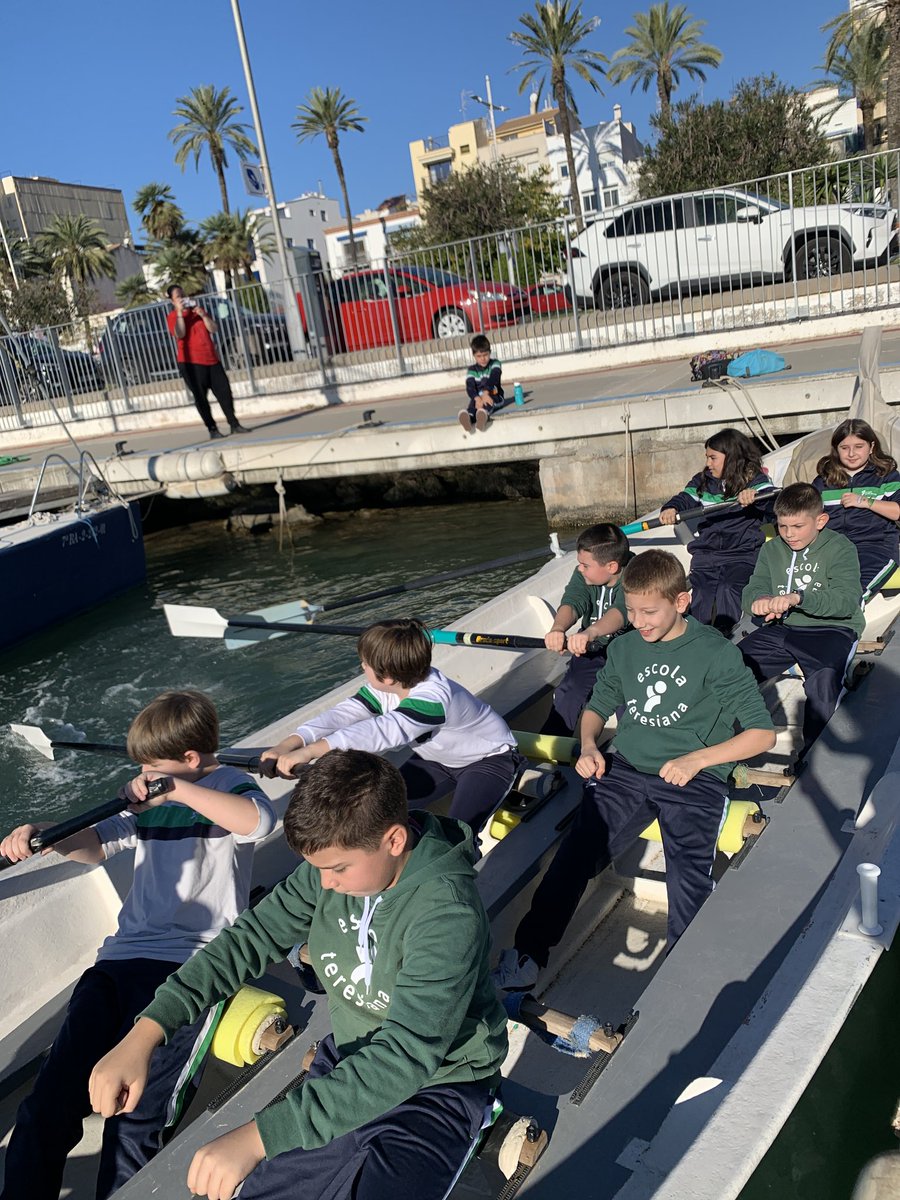 Els alumnes de 5è "Llaguts" donem per finalitzat el nostre projecte sobre el nom de la classe visitant els Llaguts de Vilanova i pujant a una de les seves embarcacions. Una gran experiència! #llagutsdevilanova
#aliats <a href="/TeresesVilanova/">Escola Les Tereses</a> <a href="/FETeresiana/">FET</a>