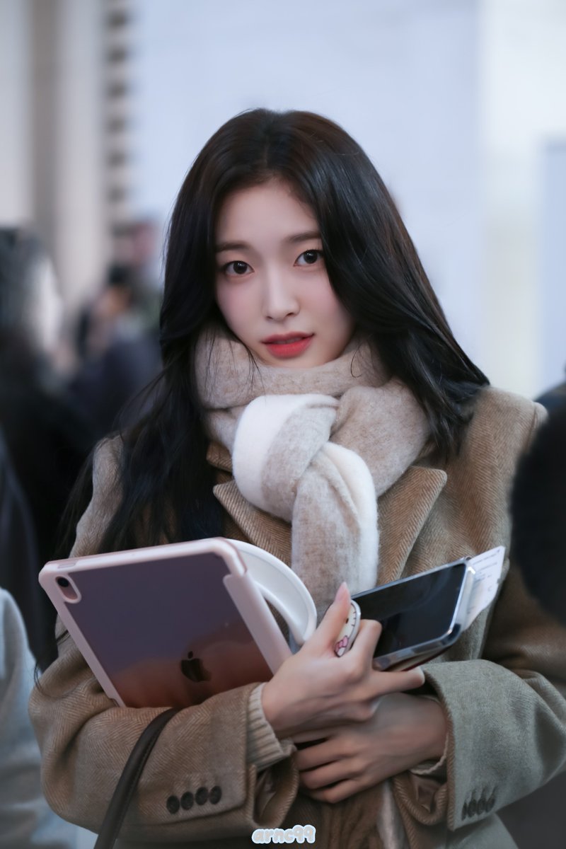 ♡ 241206 ICN ♡

아린 ⛄️💫🤍

#OHMYGIRL #오마이걸 #아린 #ARIN #アリン