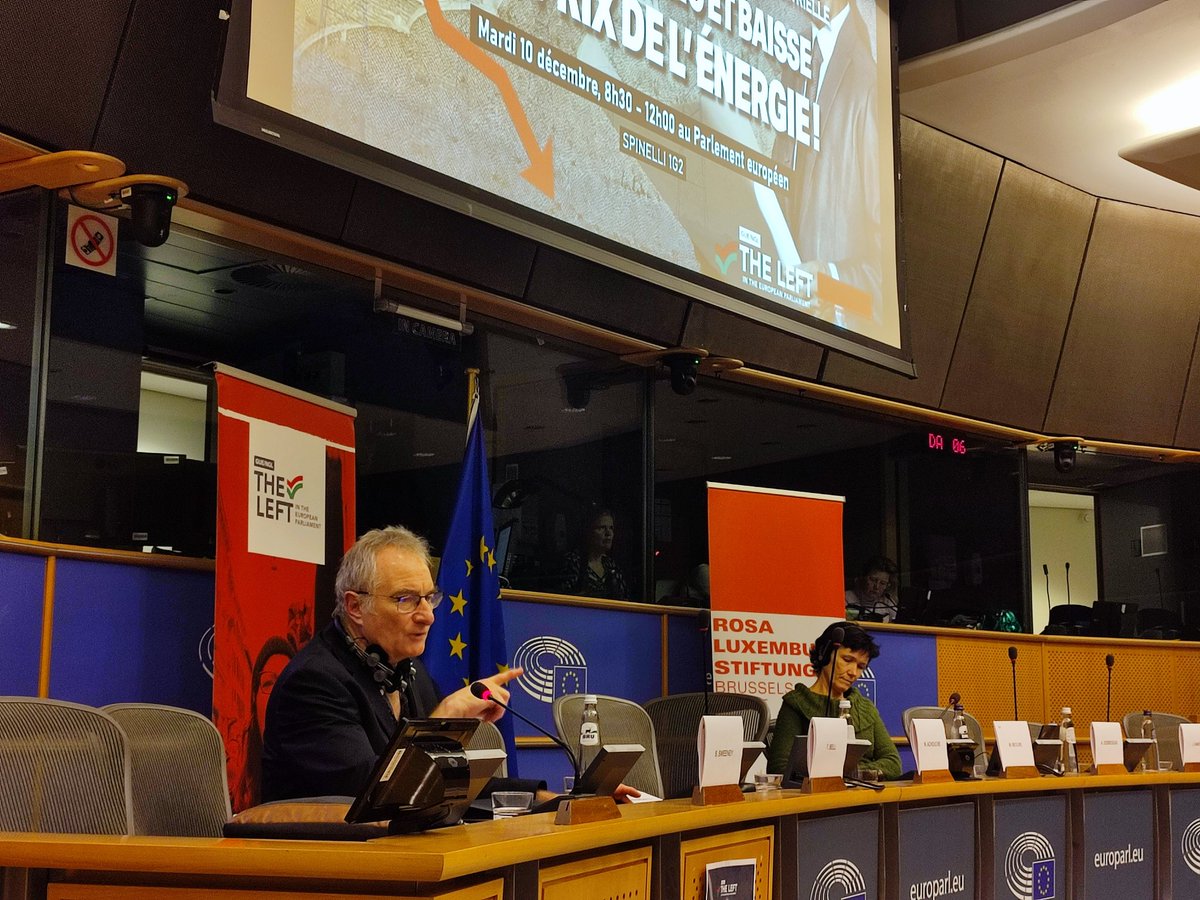 While the private sector is writing the script to intentionally disrupt the European public energy systems, <a href="/SeanSwe93180936/">Sean Sweeney</a> (from <a href="/TUED_global/">TUED</a>) highlights the importance of a #publicpathway approach to counter this trend! 

👉🏽 Check out our new study:  rosalux.eu/en/2024/mappin…