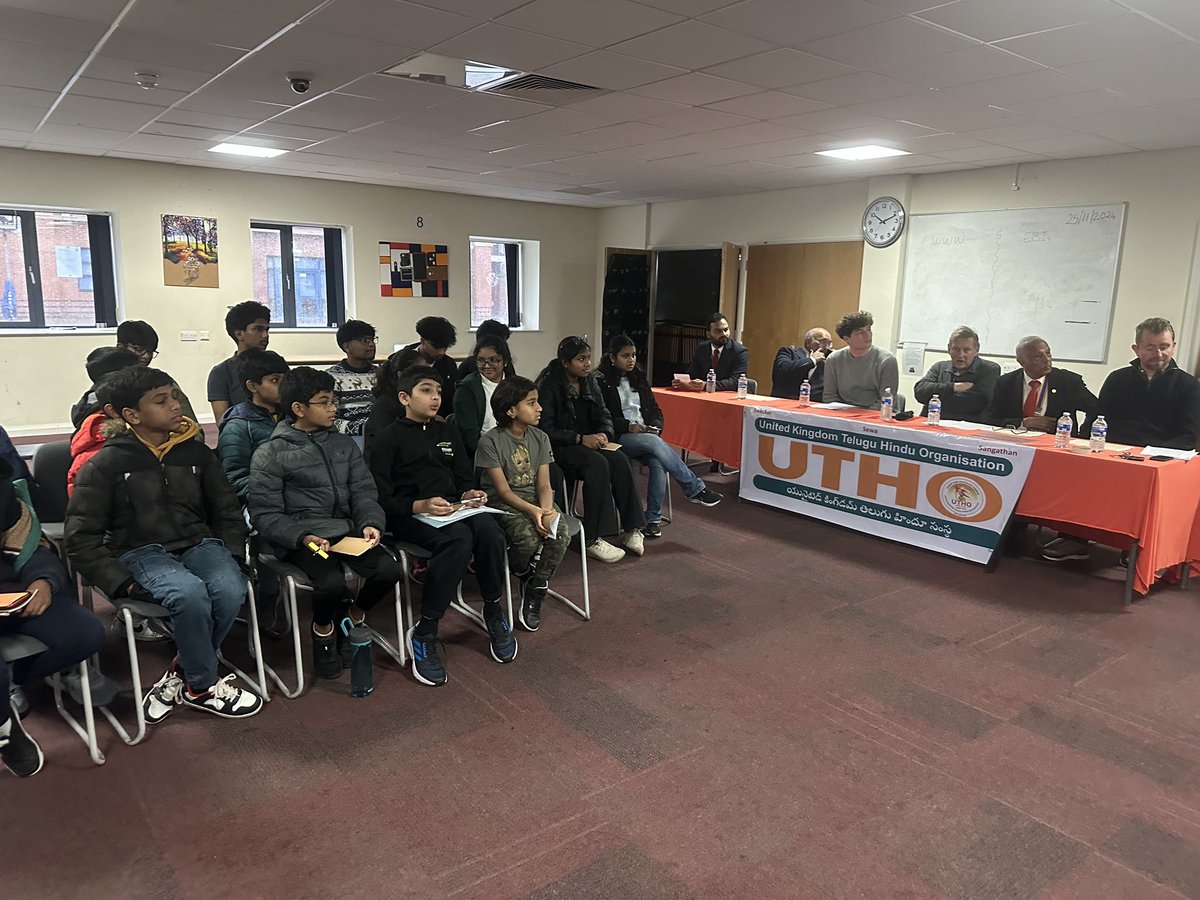 UKTeluguHindu's tweet image. Another location this time..Rugby 
Rugby saw over 80 participants, mostly students and parents,engaging in a vibrant debate on AI regulation. MP John Slinger, Sarah Feeney, Ish Mistry &amp;amp; local community representatives attended, offering valuable insights
#ukpw #uthopw #TeamUTHO