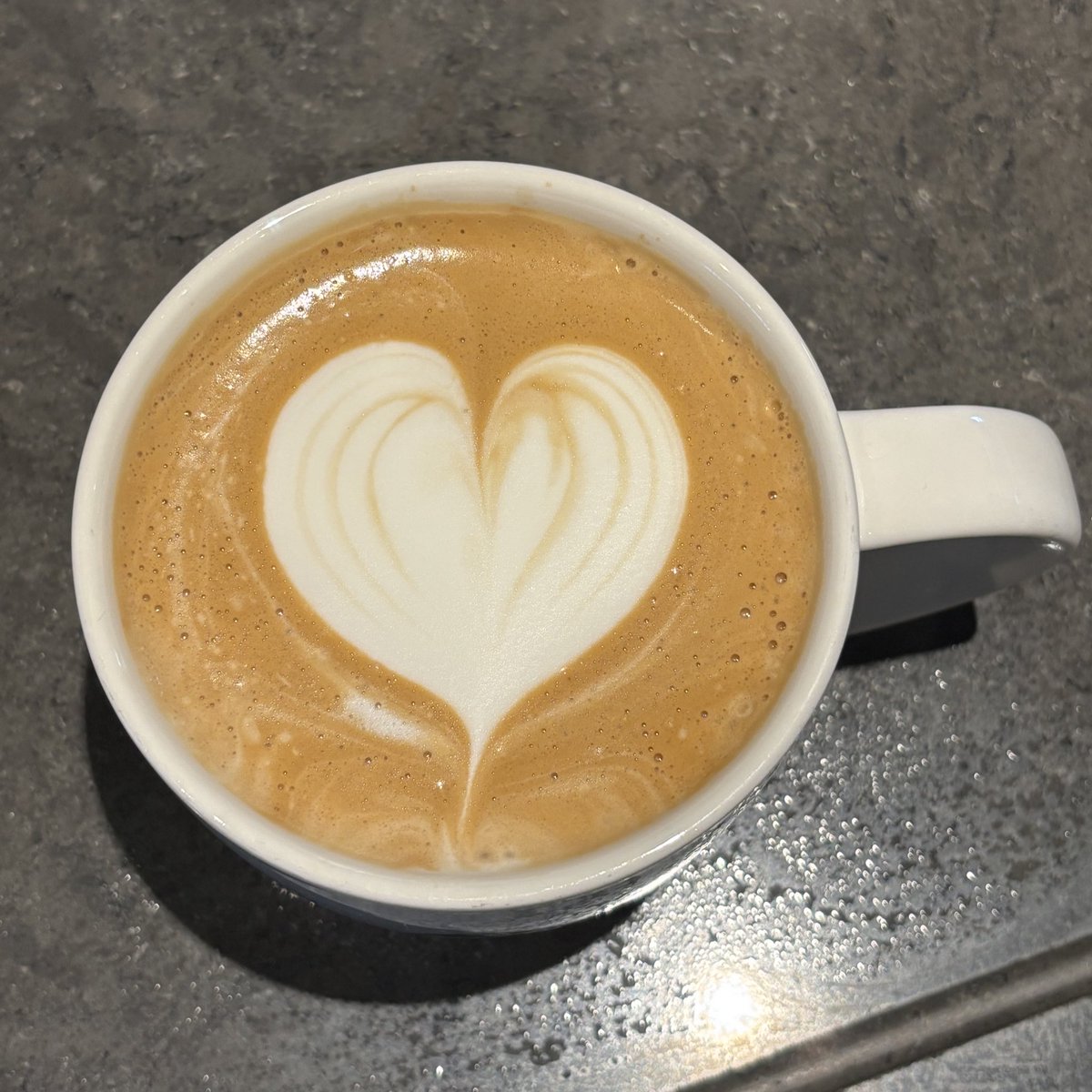 etkj8112's tweet photo. 会社の資格試験合格できた🥳
あと一個ももうすぐ☕️ https://t.co/U7eegIniQ7