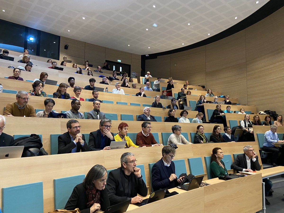 UGrenobleAlpes's tweet photo. #Innovation //🎂 Joyeux anniversaire au Pôle universitaire d’innovation Grenoble Alpes porté par l’@UGrenobleAlpes qui réunit aujourd’hui pour l’événement l’ensemble des organismes de recherche et des acteurs de l’innovation de l’écosystème fondateurs et partenaires du PUI. https://t.co/CBhDjYKMMG