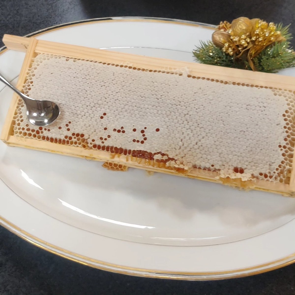 cragend's tweet photo. Festive Frames of honey available at Cragend Farm  Handmade wooden frames. Low carbon footprint honey.  Let us know if you live local and would like some as a gift for your Christmas breakfast table. #honey
#bees
#Christmas2024 https://t.co/GCShszTkAa