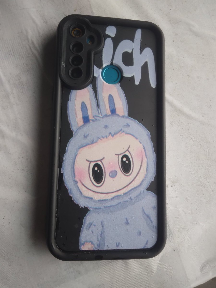 Bengben84356587's tweet photo. @merapi_uncover Telah ditemukan hp merek realme warna biru dan softcase warna hitam bergambar seperti yg ada dlm foto di jalan gejayan/affandi lebih tepatnya depan pasar demangan,bagi yg merasa memiliki hp tsb bisa hubungi di no. 081649527164🙏🙏🙏 https://t.co/4LXasuTKLG