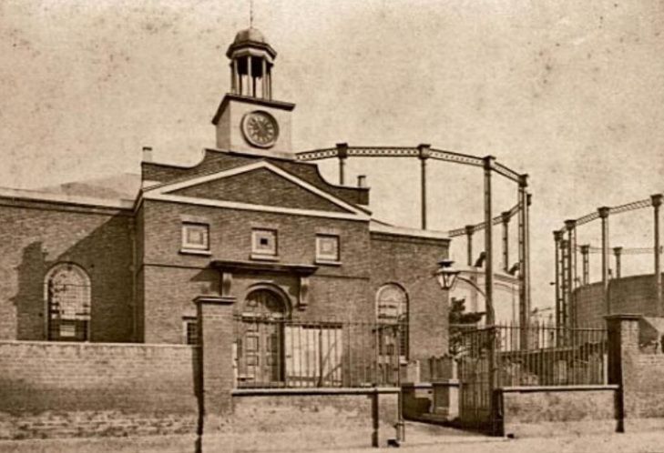 BCLocalHistory's tweet photo. Photograph c.1880 of the first St George's Church, Brentford. Designed by John Joshua Kirby, erected in 1766 as an unconsecrated chapel for 57 prominent Brentford residents. It was replaced by the larger church designed by Arthur Blomfield in 1886/7. The tower was added in 1913. https://t.co/UExL79A8c6