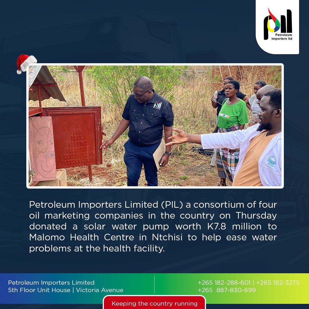 PILMalawi's tweet photo. We made another donation of a solar water pump to Malomo Health Centre. Health services require clean and safe water! 
#PIL #Malomo #keepingthecountryrunning https://t.co/2isfxDtmaT