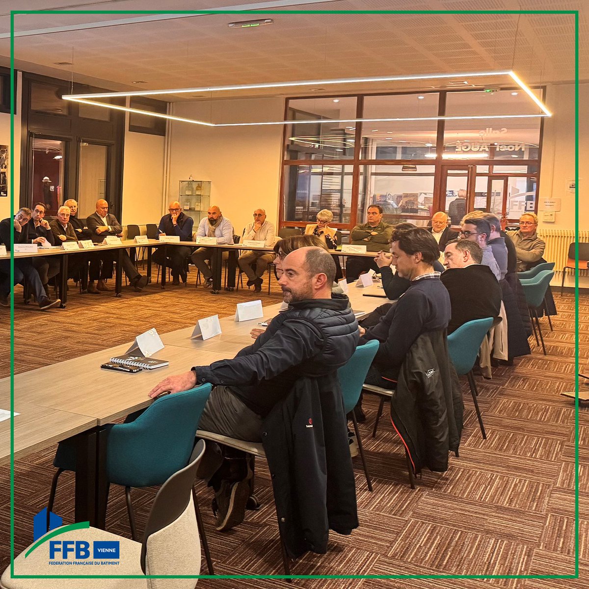 Notre Président, Benoît Jacquemin, a été réélu à l'unanimité par le conseil d'administration de la #FFB86 pour un dernier mandat de 3 ans. Une mention spéciale a été attribuée à Jean-Louis Gautron, ancien président de section, qui profite désormais d’une retraite bien méritée.