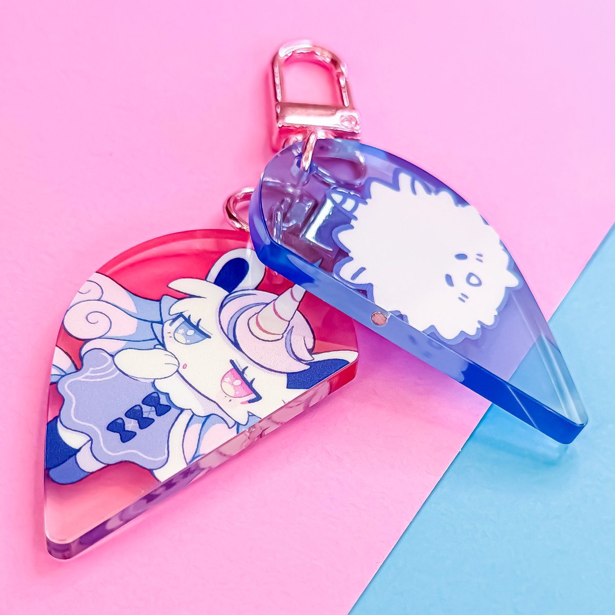 🩷新商品追加のお知らせ①🩵 【ニコイチアクリルキーホルダー】 磁石で