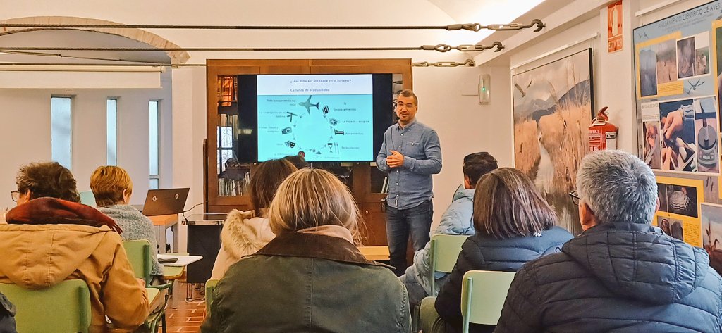 Hoy <a href="/LaAccesibilidad/">La Ciudad Accesible</a> junto con <a href="/turgranada/">Turismo Granada</a> no muestra la importancia de la #accesibilidad universal en el #turismo un sinónimo de calidad para el sector. #Granada