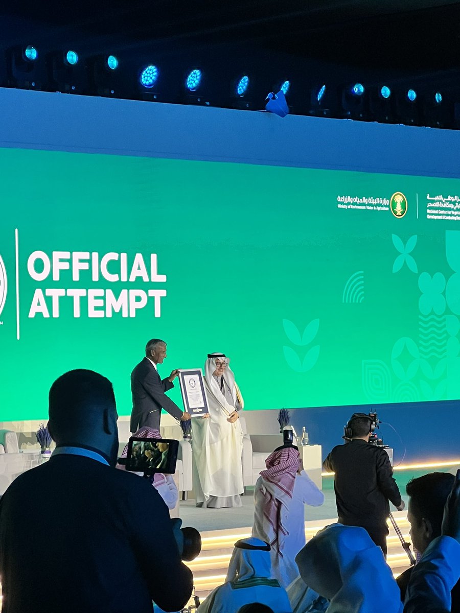 blcspot's tweet photo. أود أن أعبر عن خالص امتناني وتقديري لفريق العمل والمنظمين في مؤتمر الأطراف لمكافحة التصحر @Cop16Riyadh  وذلك في ختام تجربتي التطوعية مع @UNVolunteers  في هذا الحدث الهام. لقد كانت هذه التجربة فرصة ثمينة لاكتساب المعرفة وتعميق الفهم حول قضايا التصحر والتغير المناخي.. https://t.co/XFDN9Ng0sN