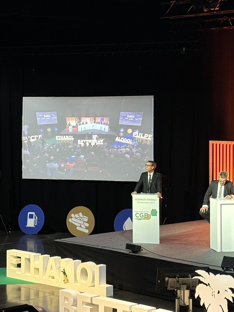 delaporte62's tweet photo. AG de la #CGB a Arras …le #mercosur déjà au centre des discussions…. Position agricole européenne unanime mais la position de son parlement diamétralement opposé à la profession #betterave #ethanol #tereos https://t.co/f8rjTFOHw6