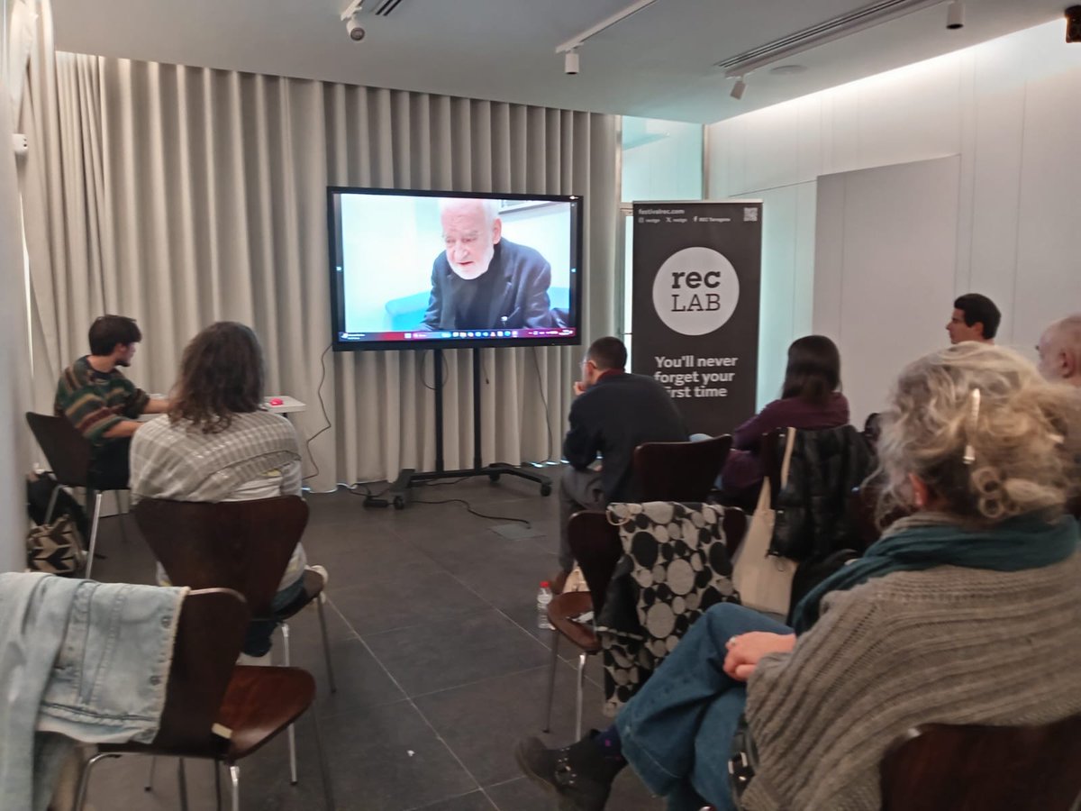 edisoncinema's tweet photo. Aquest passat cap de setmana vam ser al RECVision del @RECtgn presentant el projecte de la #CridaEdison davant de professionals i experts del sector europeus! ✨
Va ser una experiència molt enriquidora per l'equip i per la Crida! https://t.co/Q8pKBBLM5N