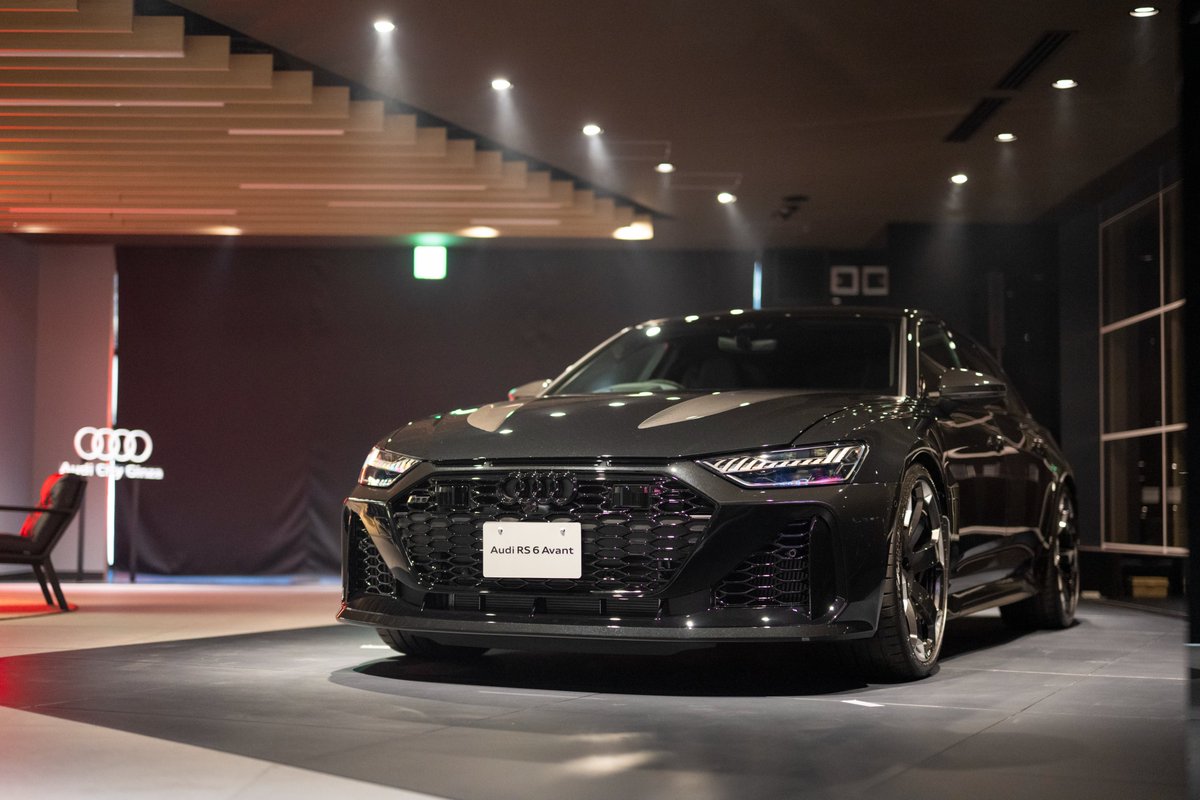 ucchiyさん専用AudiA7 20% Audi City 銀座 オープニングイベントの様子をお届け》 グランド