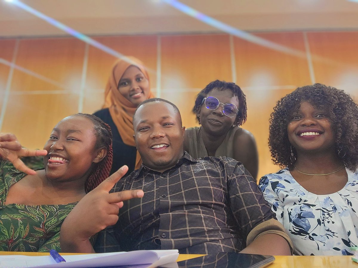 TMisiati's tweet photo. Leveling up my skills at a corporate branding workshop courtesy of @WWF_Kenya and @KenWruas 
#youthshapingthewatersector.
@WWF_Kenya 
@KeWruas
@Kenya_WaterAmb 
@artspace254 
@BrianMisiati 
@GreenfaithKE 
@GreenFaith_Afr https://t.co/VMqmatZFPJ