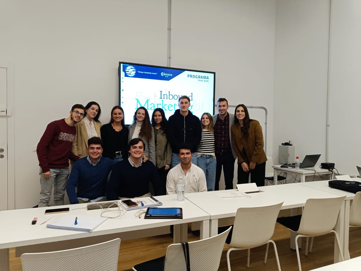 🎓 Alumn@s del #Máster en #DIRCOM disfrutaron de una #Masterclass con <a href="/antoniojuan85/">Antonio J Ortega</a> sobre Comunicación Digital e #InboundMarketing. 🚀

¡Y esto es solo el comienzo! 🌟 Próximamente: #IA, #SocialMedia, #workflows, y las mejores estrategias en #Comunicación. 👏🎯