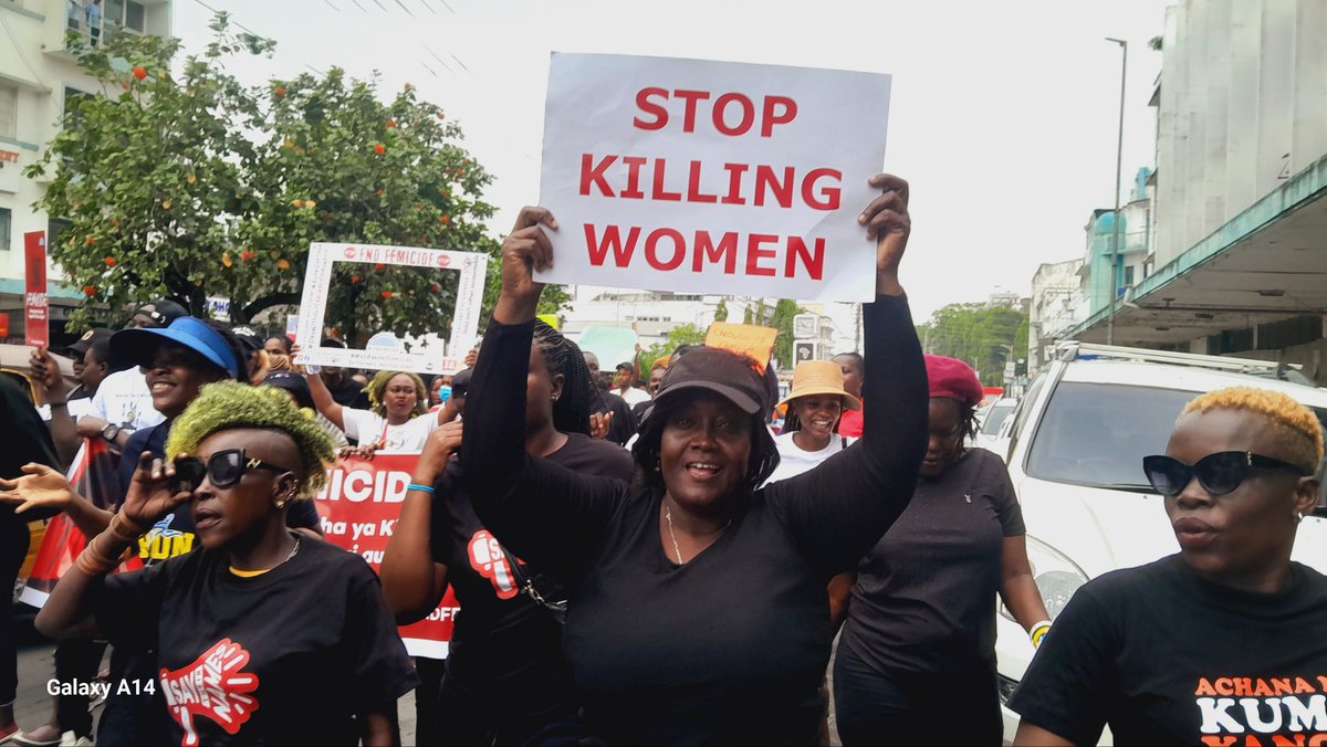 helidah_akoth's tweet photo. Currently ongoing femicide match in Mombasa, we demand for accountability. 
#16DaysOfActivism2024
#StopKillingWomen
#DemandForAccountability
@KariobangiSJC @MagakMaureen @makumi_tirus @ahaloharriet @AnnaKatambo @Charlesalexn https://t.co/IoOLB6xq8Q